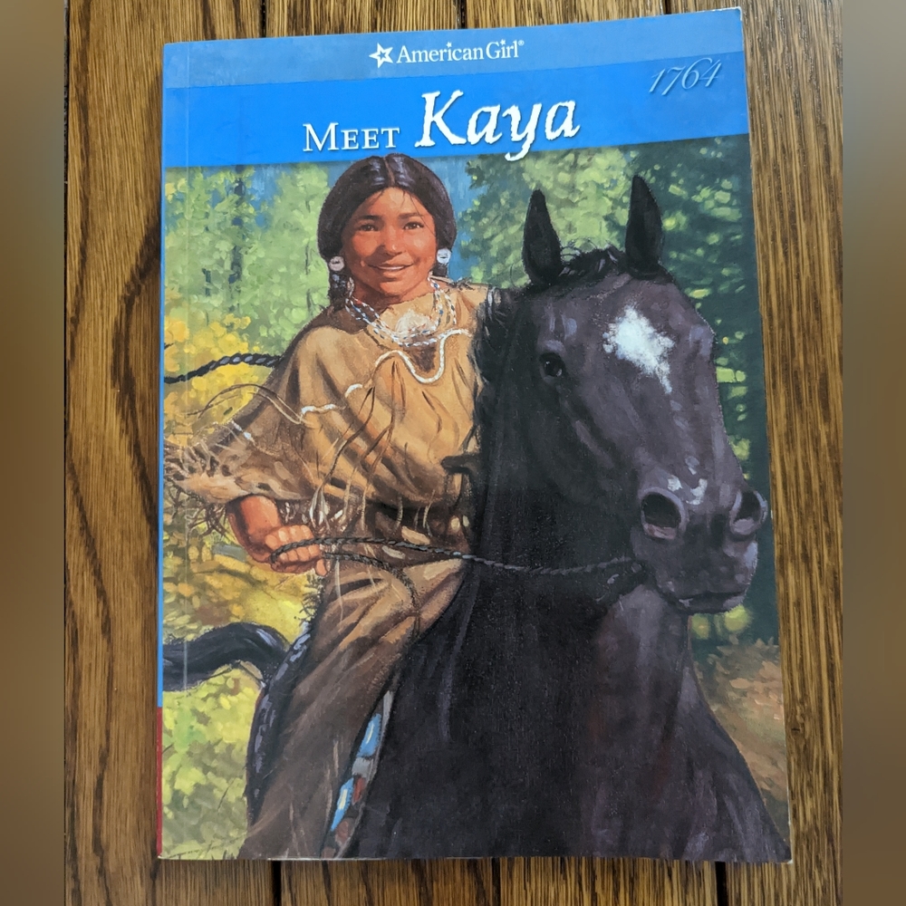 🛍️3/$15--EUC Meet Kaya (1764) American Girls book